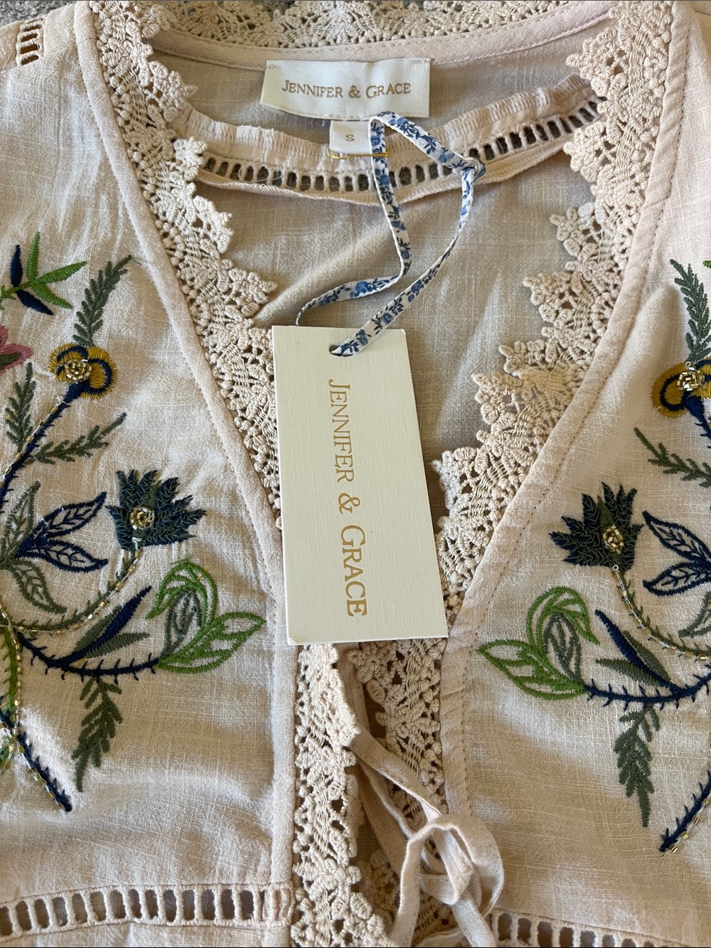 Embroidered Lace-Trim Cropped Blouse - Light Cream - Picture 5 of 7